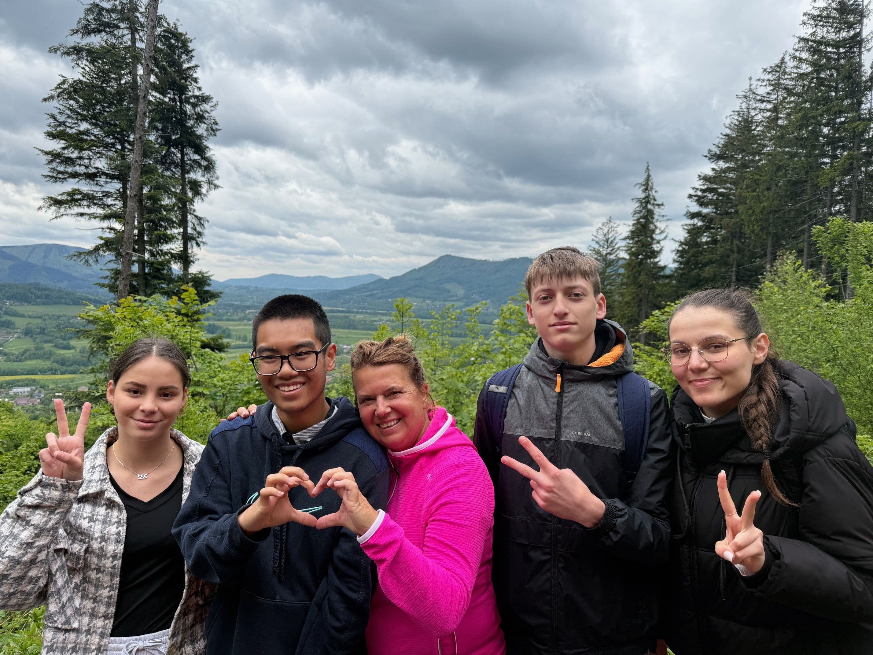 děti ze SP a Ditta.jpg